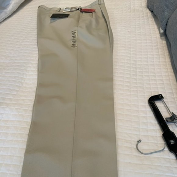 Levi Dockers Brand new with tags! - Picture 3 of 9